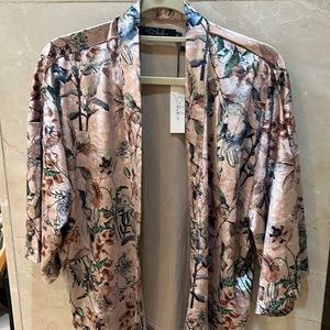 Beautiful velvet top!’